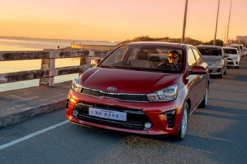 Kia Soluto có giá bán từ 386 triệu đồng, rẻ nhất phân khúc sedan cỡ B. Kia Soluto có giá bán từ 386 triệu đồng, rẻ nhất phân khúc sedan cỡ B.