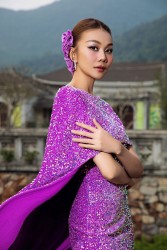 Siêu mẫu Thanh Hằng thu hút mọi ánh nhìn bởi vẻ ngoài sắc sảo