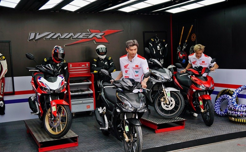 Cận cảnh Honda Winner X 2024 vừa ra mắt tại Việt Nam, giá từ 46,16 triệu đồng Cận cảnh Honda Winner X 2024 vừa ra mắt tại Việt Nam, giá từ 46,16 triệu đồng