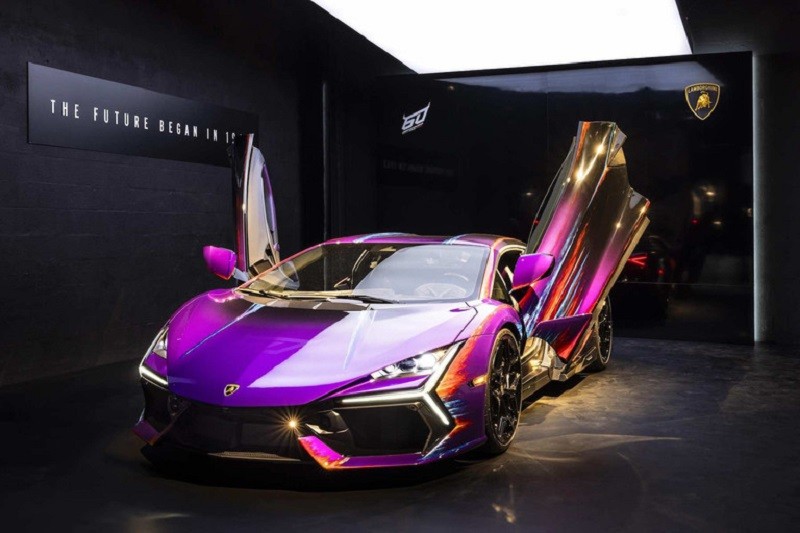 Cận cảnh siêu xe Lamborghini Revuelto Opera Unica phiên bản đặc biệt vừa ra mắt Cận cảnh siêu xe Lamborghini Revuelto Opera Unica phiên bản đặc biệt vừa ra mắt