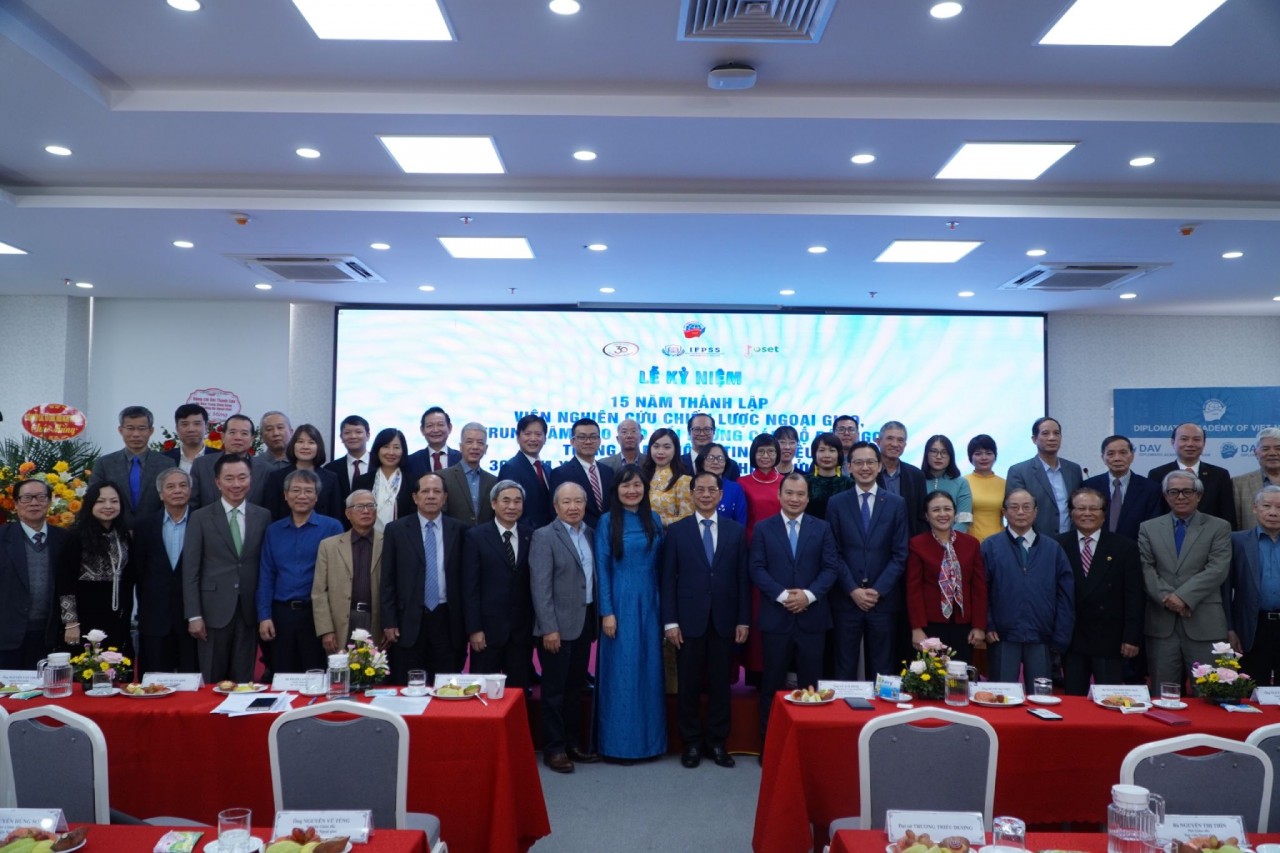 Lễ kỷ niệm 15 năm ngày thành lập ba đơn vị của Học viện Ngoại giao và 30 năm xuất bản tạp chí Nghiên cứu Quốc tế Lễ kỷ niệm 15 năm ngày thành lập ba đơn vị của Học viện Ngoại giao và 30 năm xuất bản tạp chí Nghiên cứu Quốc tế