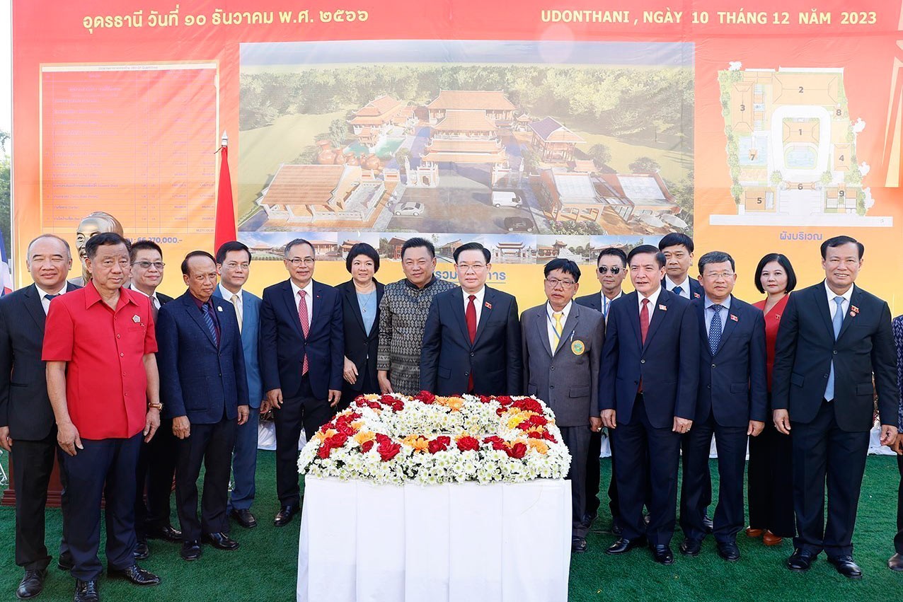 Chủ tịch Quốc hội thăm Khu di tích Chủ tịch Hồ Chí Minh tại Udon Thani Chủ tịch Quốc hội thăm Khu di tích Chủ tịch Hồ Chí Minh tại Udon Thani