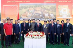 Chủ tịch Quốc hội Vương Đình Huệ thăm Khu di tích Chủ tịch Hồ Chí Minh tại Udon Thani