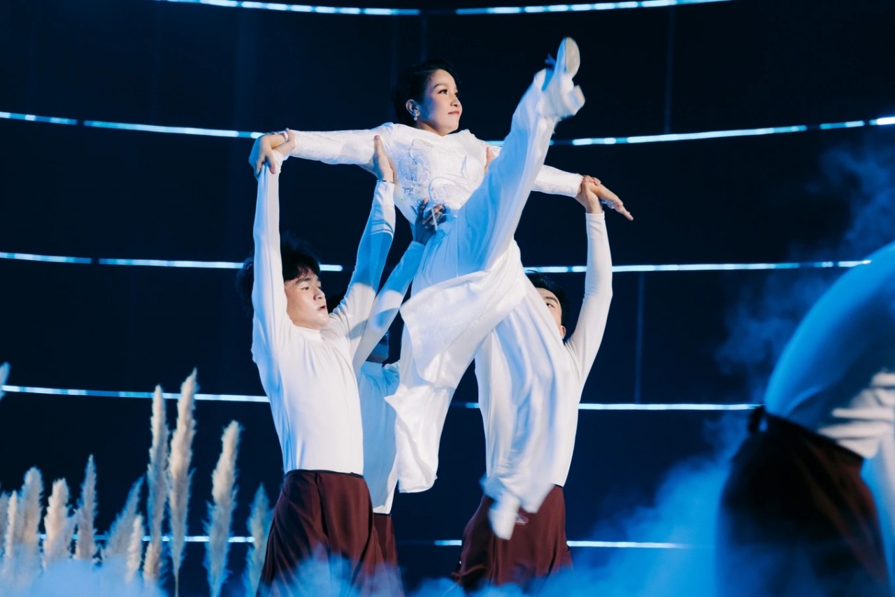 Chị đẹp đạp gió rẽ sóng: Các chị đại lần đầu làm chuyện ‘ấy’