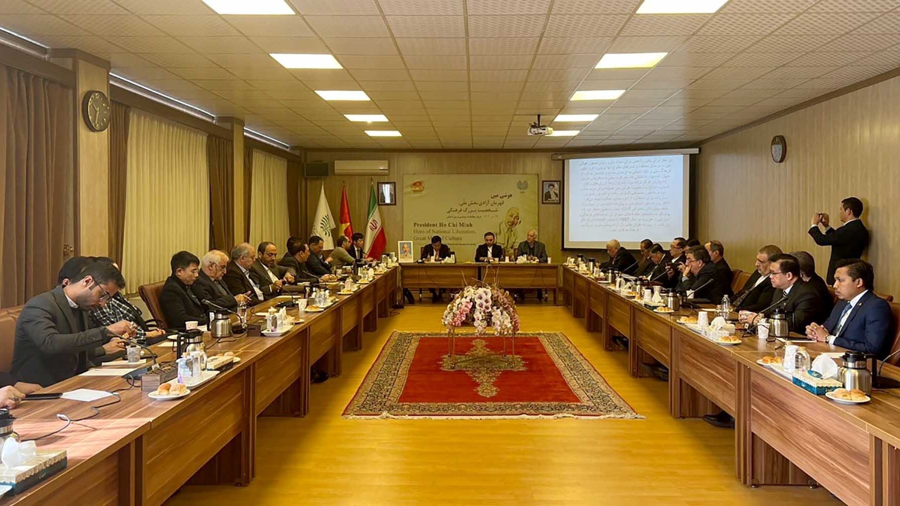 Đại sứ quán Việt Nam tại Iran tổ chức tọa đàm về cuộc đời, sự nghiệp Chủ tịch Hồ Chí Minh
