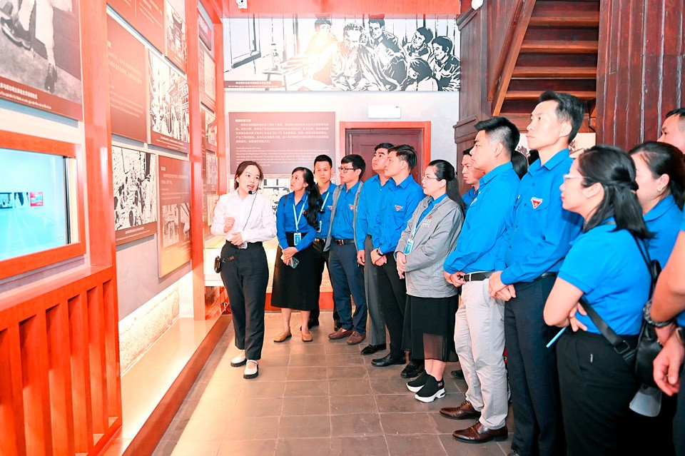 Việc tăng cường giao lưu hữu nghị truyền thống giữa nhân dân Việt Nam-Trung Quốc luôn được đẩy mạnh.