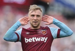 Chuyển nhượng cầu thủ: Barca hy vọng có Wilfred Ndidi; Liverpool hỏi mua Jarrod Bowen; MU thảo luận Jarrad Branthwaite