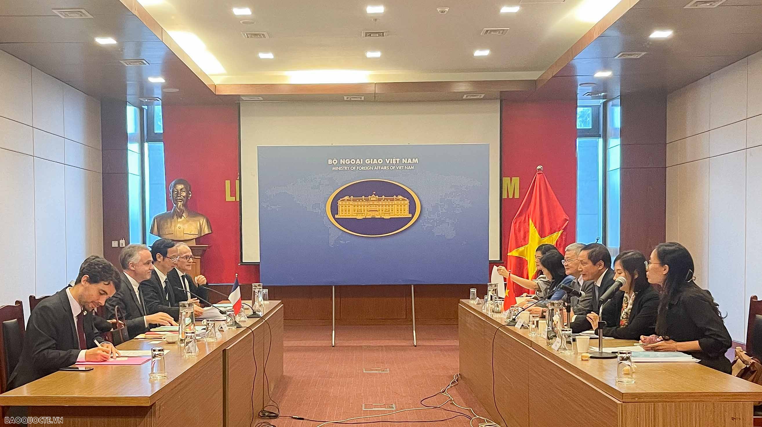 Việt Nam-Pháp khai thác tối đa tiềm năng cho hợp tác kinh tế Phiên tham vấn chính trị Việt Nam-Pháp lần đầu tiên