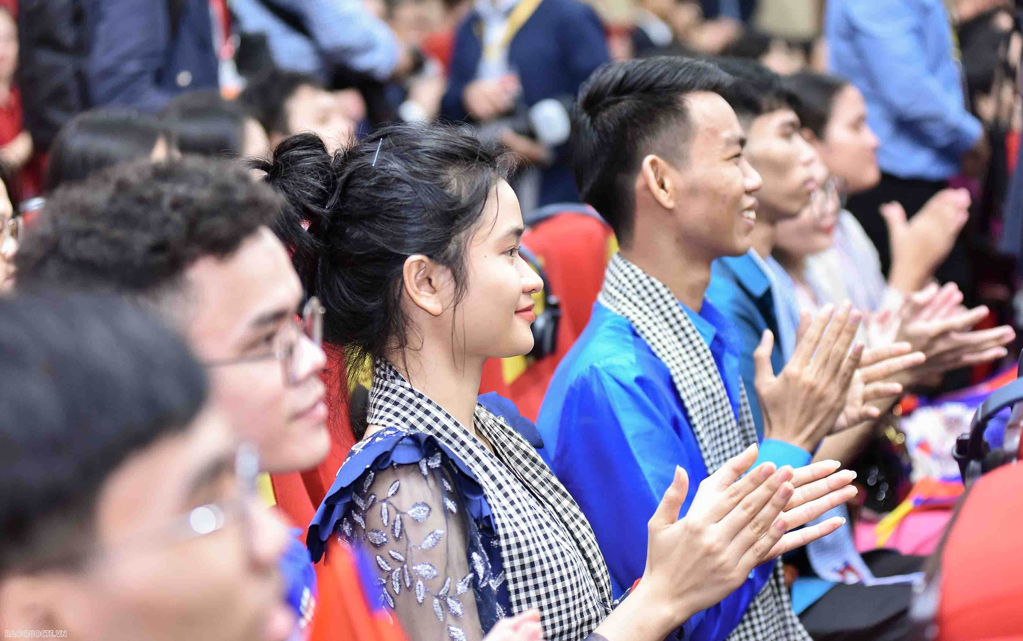 Thủ tướng Campuchia: Không có sức khỏe, kiến thức, năng lực thì đất nước không thể phát triển