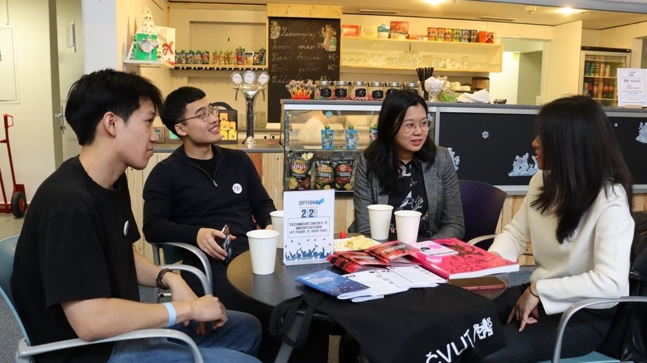 Hướng nghiệp cho giới trẻ Việt Nam tại Czech