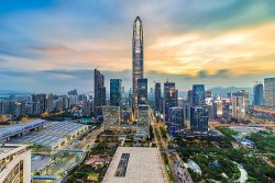 Kinh tế Trung Quốc 2024: Gánh thêm nợ hoặc tăng trưởng ít hơn?