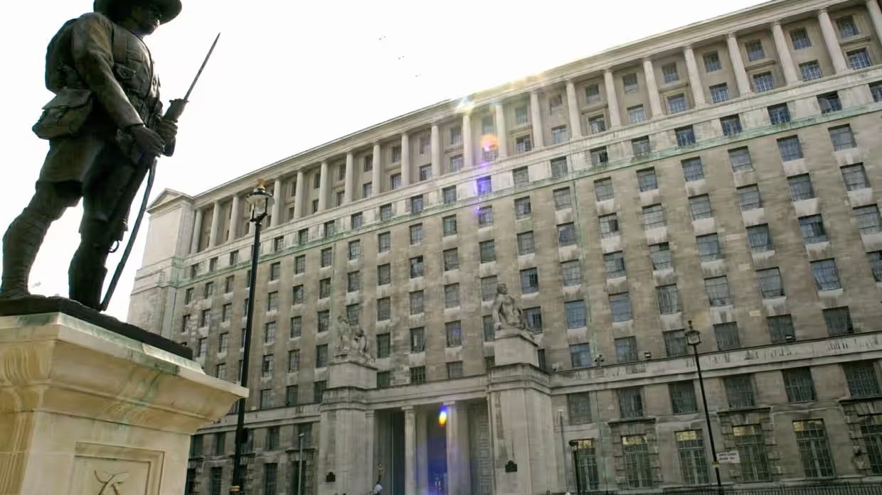 Bộ Quốc phòng Anh làm lộ dữ liệu 265 công dân Afghanistan