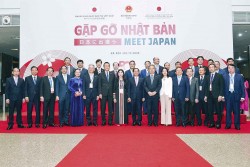 Ngoại giao nỗ lực đồng hành cùng địa phương