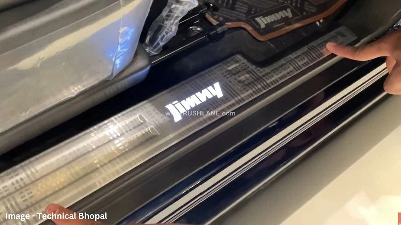 Cận cảnh Suzuki Jimny Thunder Edition ra mắt tại Ấn Độ, giá từ 312 triệu đồng