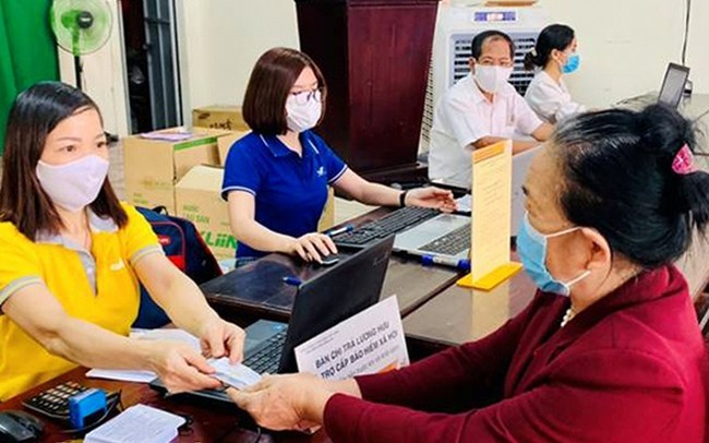 Chi trả lương hưu trước Tết Nguyên đán 2024: Gộp lương hưu tháng 1, 2 năm 2024 vào cùng 1 kỳ chi trả Chi trả lương hưu trước Tết Nguyên đán 2024: Gộp lương hưu tháng 1, 2 năm 2024 vào cùng 1 kỳ chi trả