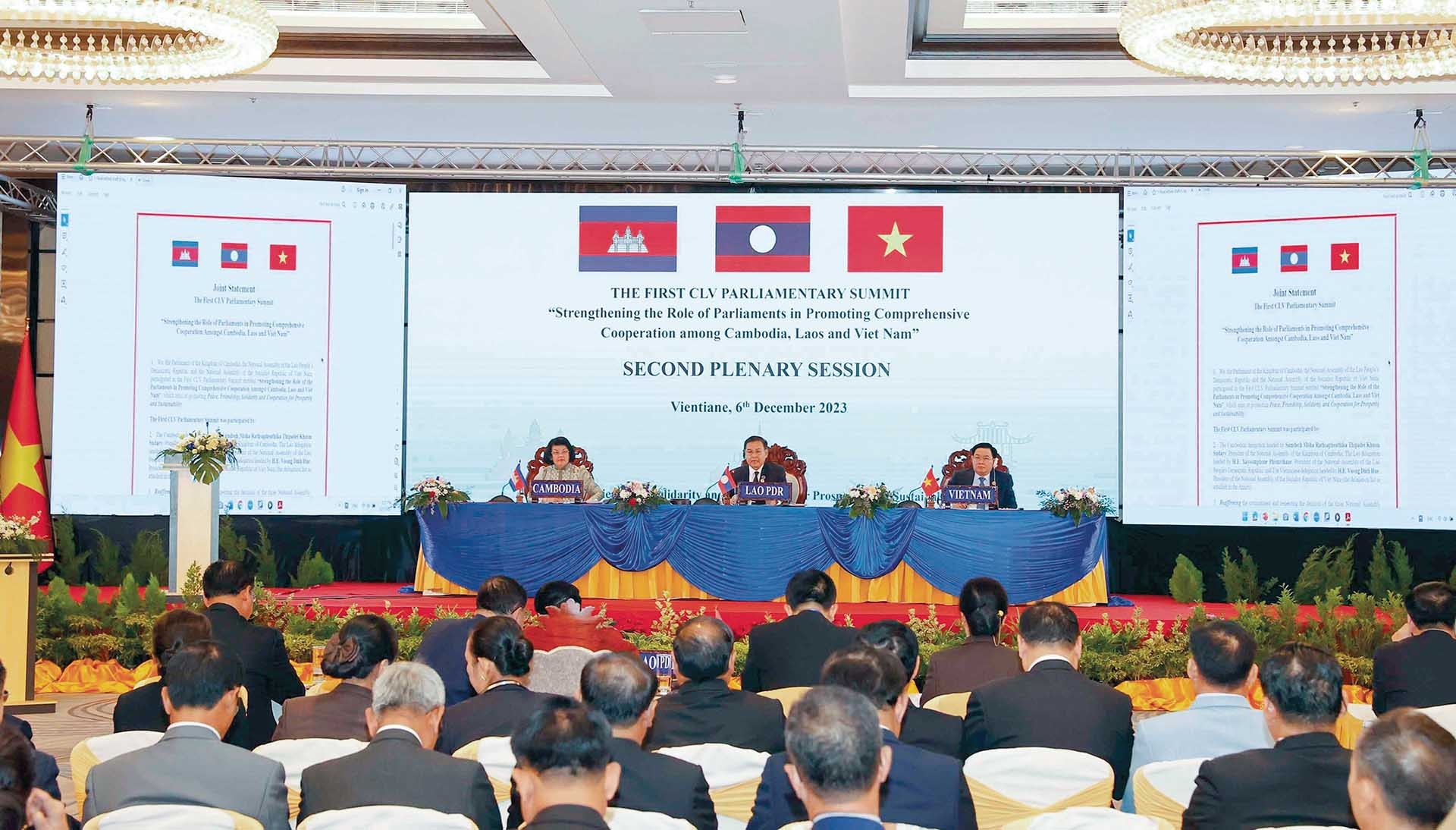 Chủ tịch Quốc hội Vương Đình Huệ dự Phiên toàn thể thứ 2 của Hội nghị cấp cao Quốc hội ba nước Campuchia-Lào-Việt Nam (CLV) lần thứ nhất, tháng 12/2023. Chủ tịch Quốc hội Vương Đình Huệ dự Phiên toàn thể thứ 2 của Hội nghị cấp cao Quốc hội ba nước Campuchia-Lào-Việt Nam (CLV) lần thứ nhất, tháng 12/2023.