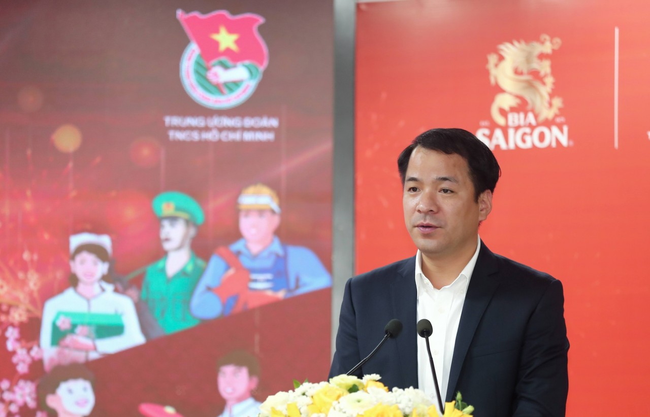 Khởi động chương trình 'Tết sẻ chia, năm Rồng khởi sắc' Khởi động chương trình 'Tết sẻ chia, năm Rồng khởi sắc'