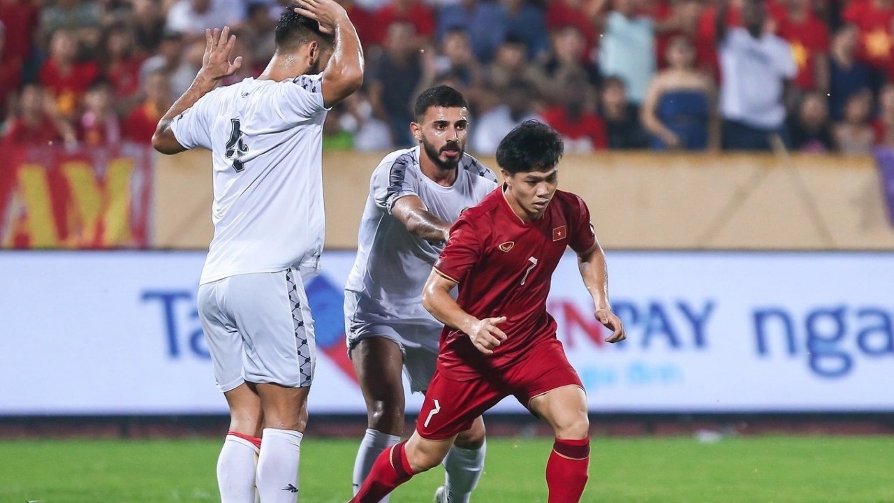 HLV Troussier loại Công Phượng trước thềm Asian Cup 2023