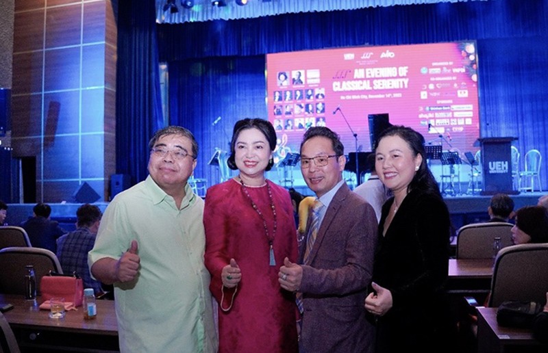 Đại diện Công ty RichField JSC và BTC. Đại diện Công ty RichField JSC và BTC.