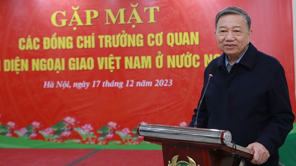 Thắt chặt quan hệ phối hợp hơn nữa giữa Bộ Ngoại giao và Bộ Công an