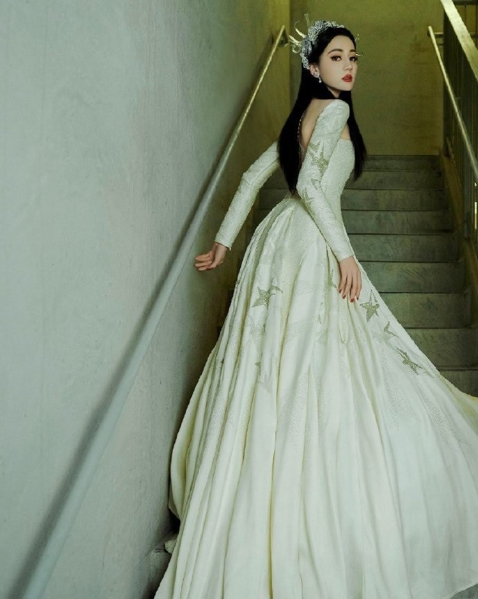 Địch Lệ Nhiệt Ba Địch Lệ Nhiệt Ba