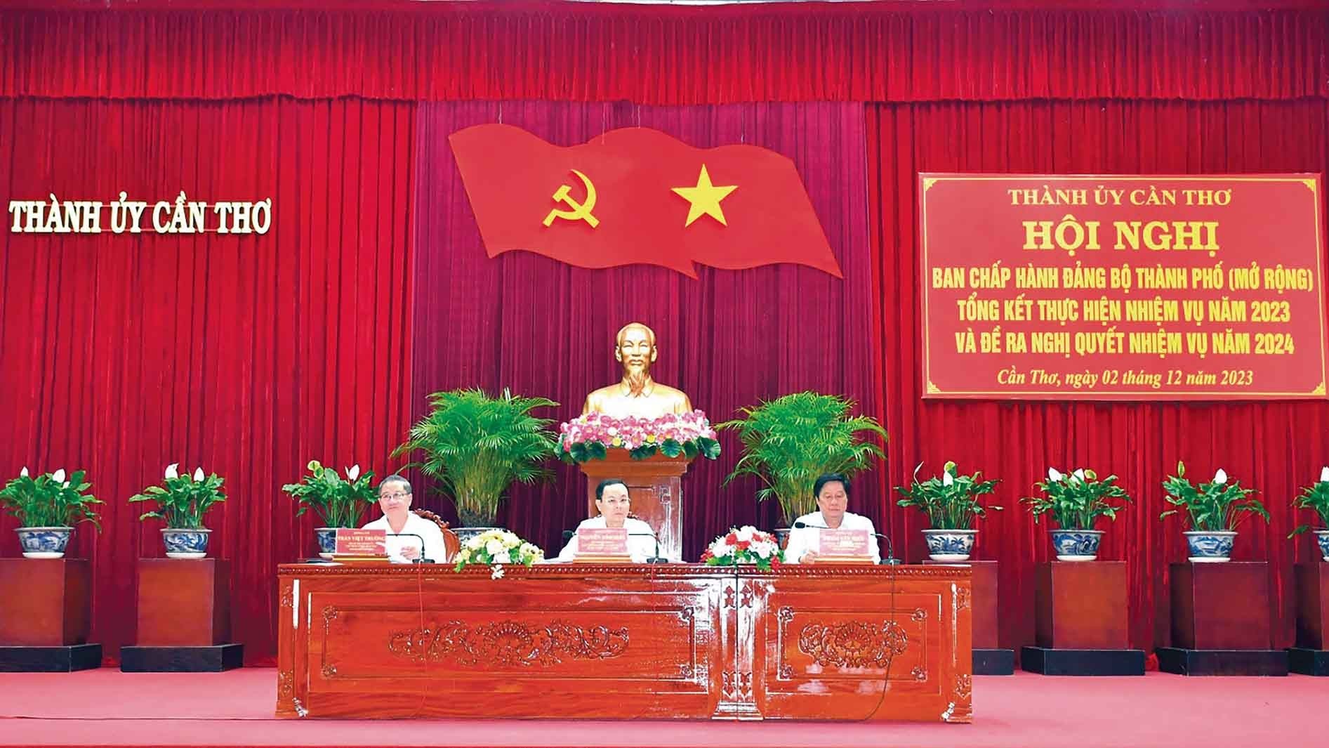 Đảng bộ thành phố Cần Thơ phối hợp quản lý đảng viên ra nước ngoài