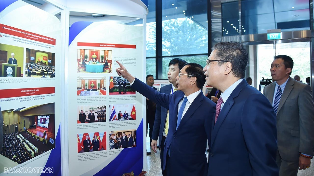 Toàn cảnh Hội nghị Ngoại vụ toàn quốc lần thứ 21 sáng ngày 18/12 qua ảnh