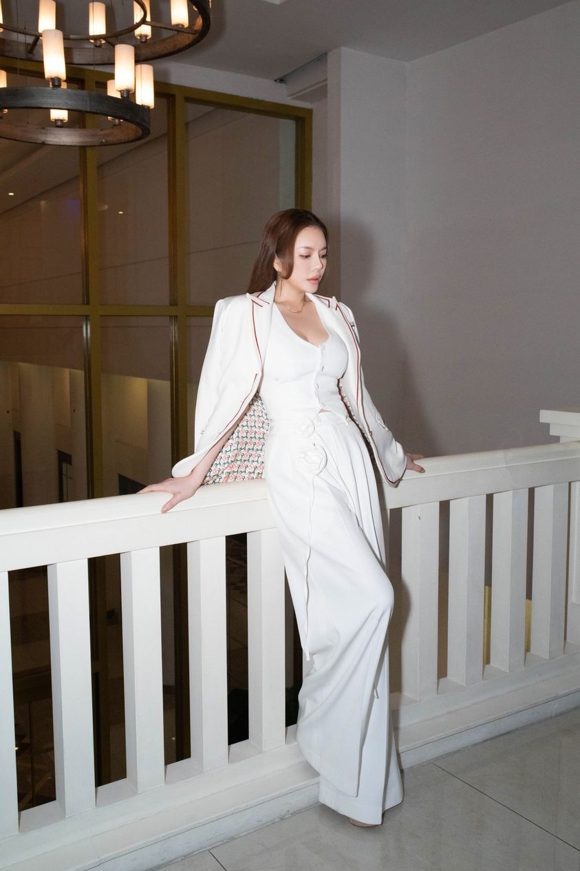 Diễn viên Lý Nhã Kỳ