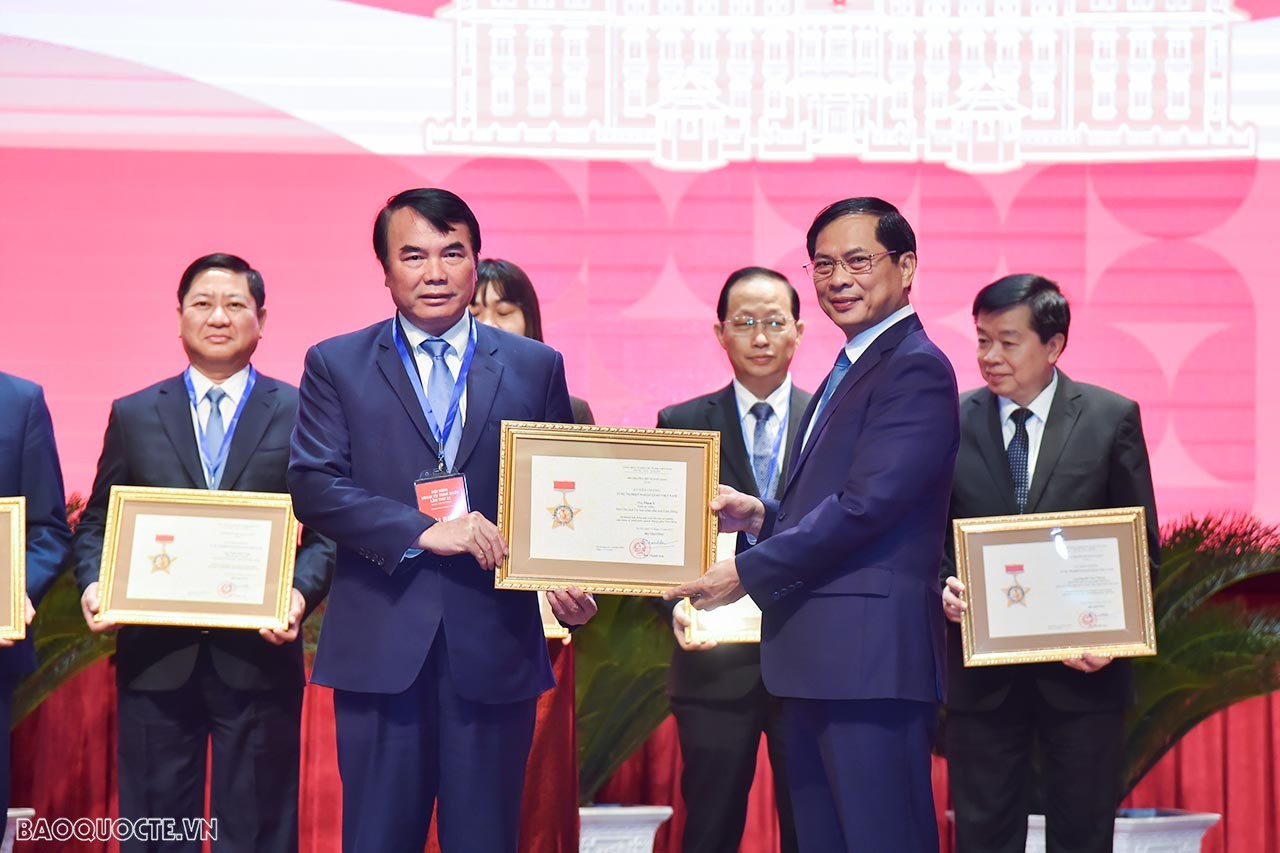 Toàn cảnh Hội nghị Ngoại vụ toàn quốc lần thứ 21 sáng ngày 18/12 qua ảnh