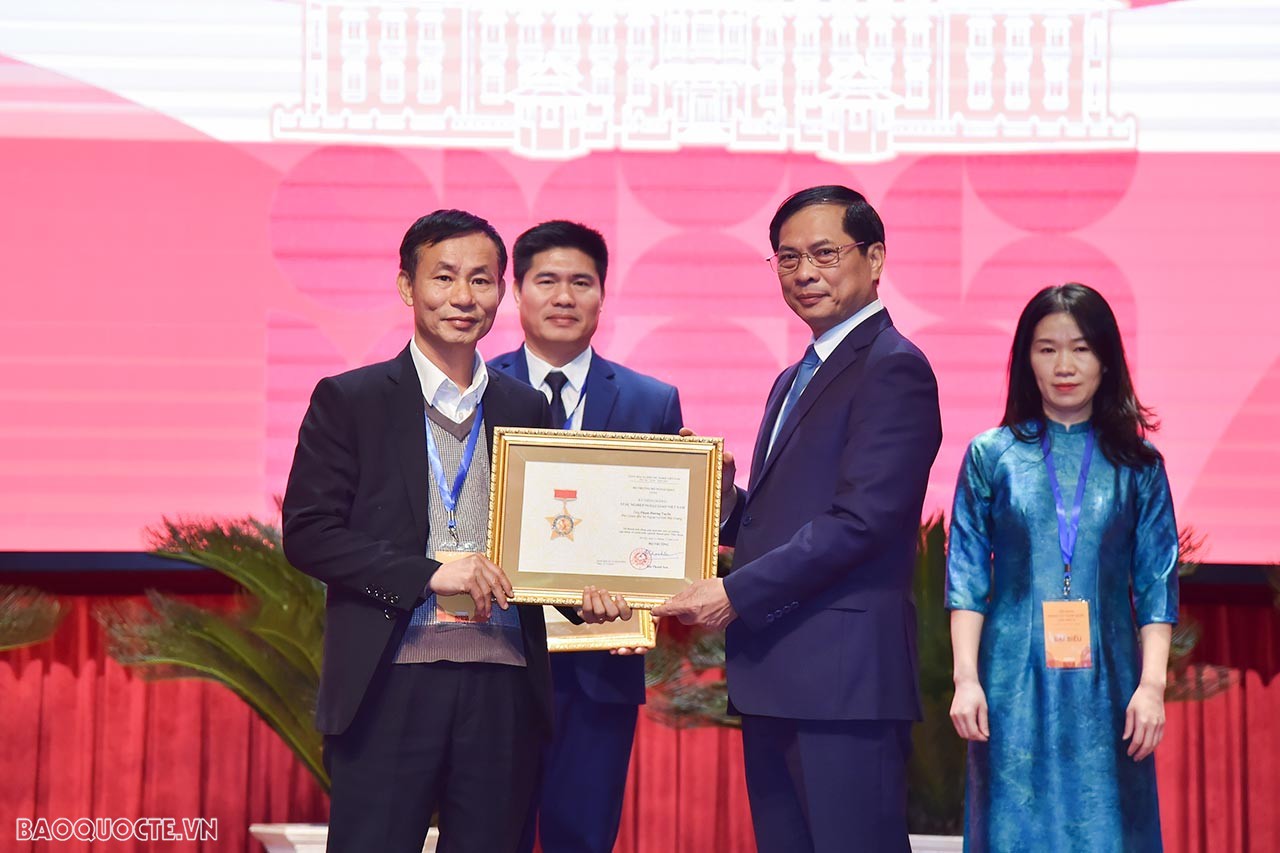 Toàn cảnh Hội nghị Ngoại vụ toàn quốc lần thứ 21 sáng ngày 18/12 qua ảnh