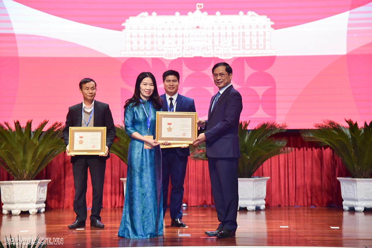 Toàn cảnh Hội nghị Ngoại vụ toàn quốc lần thứ 21 sáng ngày 18/12 qua ảnh