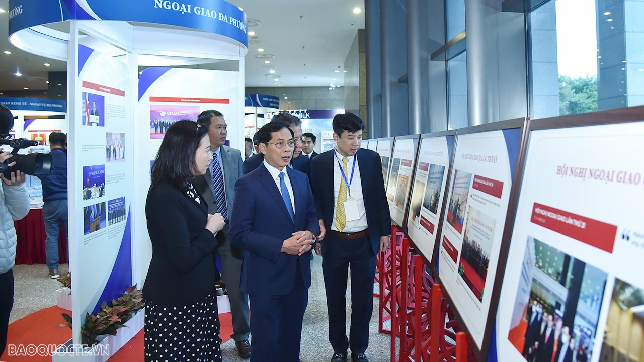 Toàn cảnh Hội nghị Ngoại vụ toàn quốc lần thứ 21 sáng ngày 18/12 qua ảnh