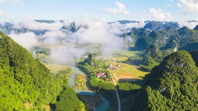 Cách Tân Hóa 'sống chung với lũ', chuyển mình thành điểm đến du lịch hấp dẫn