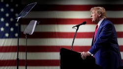 Bầu cử Mỹ 2024: Ông Donald Trump bị tước quyền tranh cử sơ bộ tại một bang, đội ngũ phụ tá ra tuyên bố