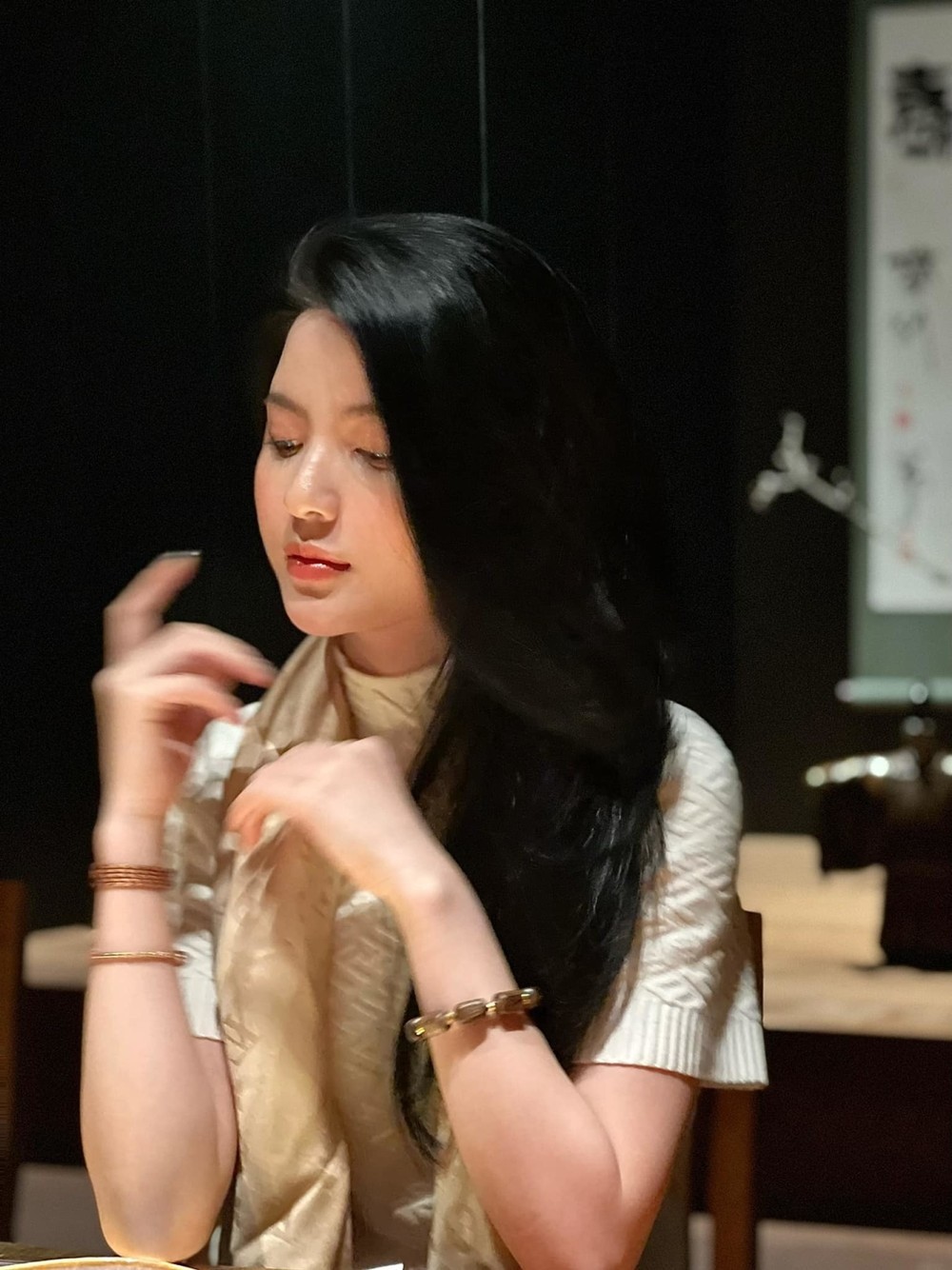 Nhan sắc bạn gái Quang Hải - Chu Thanh Huyền