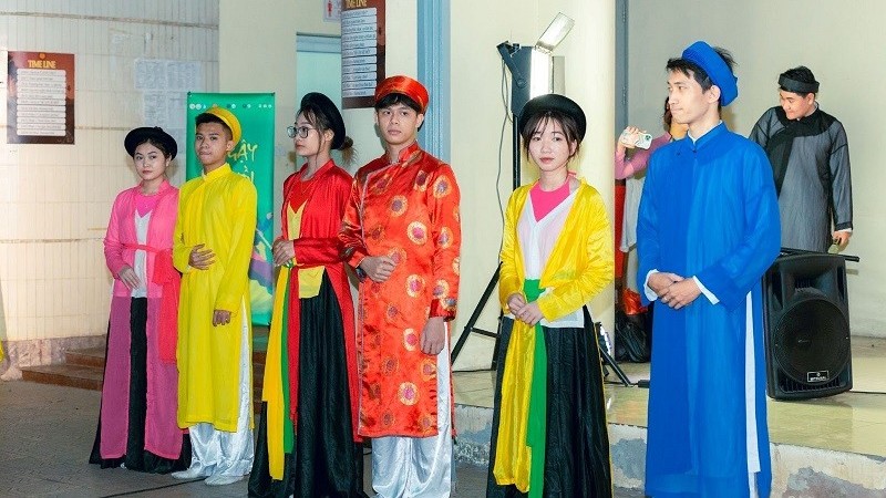 Giới trẻ Việt tìm về nghệ thuật chèo