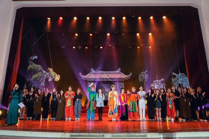 Giới trẻ Việt tìm về nghệ thuật chèo Giới trẻ Việt tìm về nghệ thuật chèo