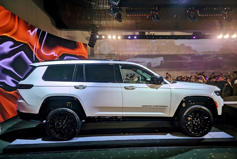 Jeep Grand Cherokee L 2023 có thêm phiên bản đặc biệt, giá từ 6,8 tỷ đồng Jeep Grand Cherokee L 2023 có thêm phiên bản đặc biệt, giá từ 6,8 tỷ đồng