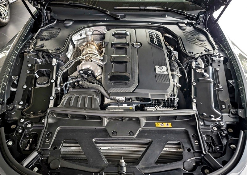 Cận cảnh Mercedes-AMG SL 43 vừa ra mắt tại Việt Nam, giá 6,959 tỷ đồng