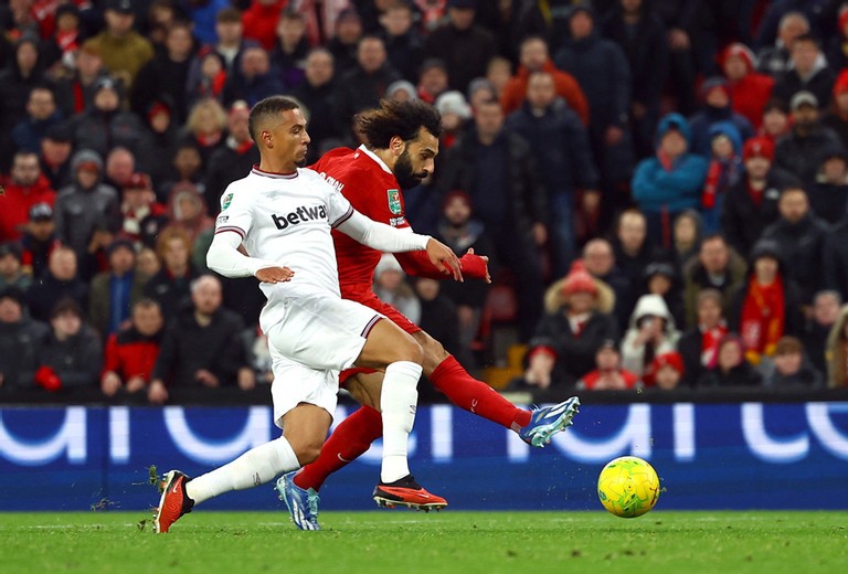 Vừa vào sân, Salah lập tức ghi bàn. Vừa vào sân, Salah lập tức ghi bàn.