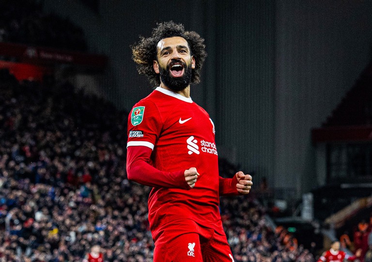 Tiền đạo người Ai Cập ăn mừng phấn khích. Tiền đạo người Ai Cập ăn mừng phấn khích.