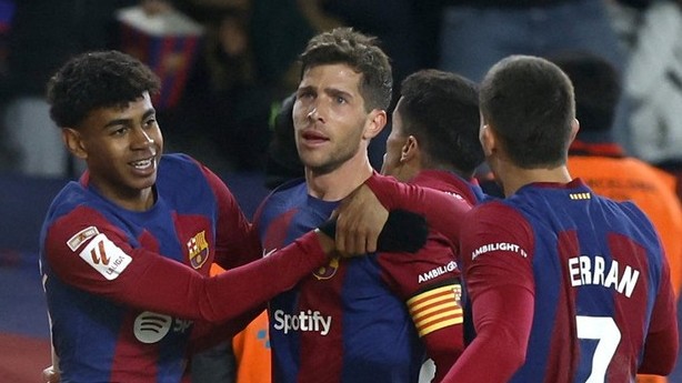La Liga: Barca xếp thứ 3 sau trận đấu rượt đuổi tỷ số hấp dẫn với Almeria