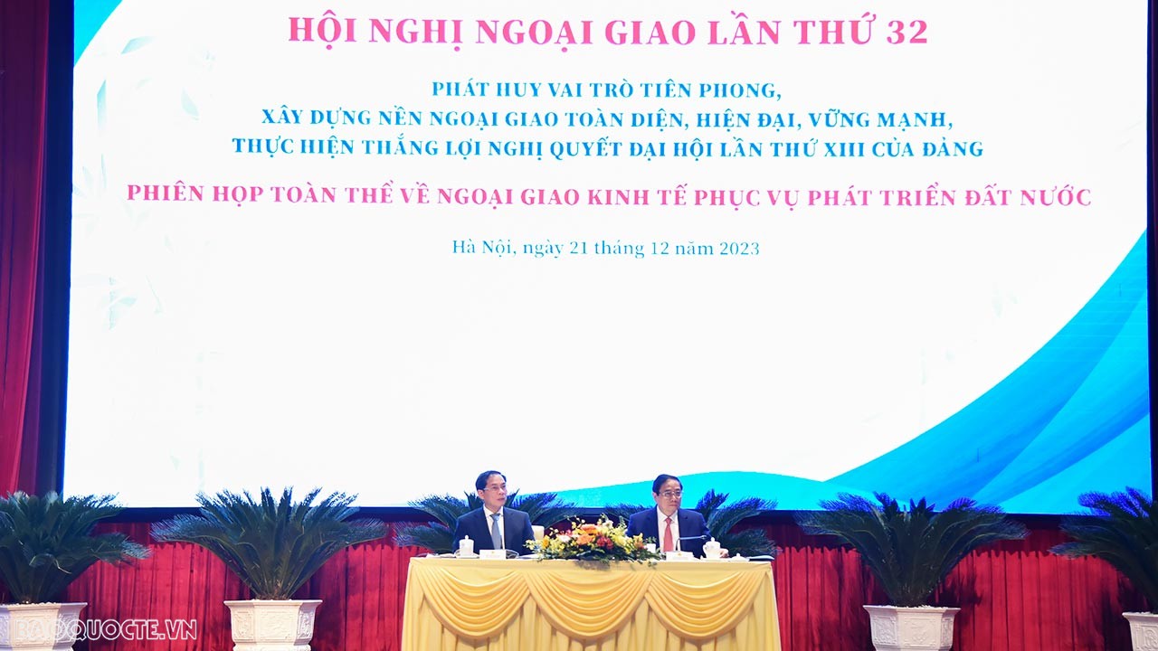 (Trực tuyến) Thủ tướng Chính phủ tham dự và phát biểu chỉ đạo tại Phiên toàn thể Ngoại giao Kinh tế phục vụ phát triển đất nước (Trực tuyến) Thủ tướng Chính phủ tham dự và phát biểu chỉ đạo tại Phiên toàn thể Ngoại giao Kinh tế phục vụ phát triển đất nước