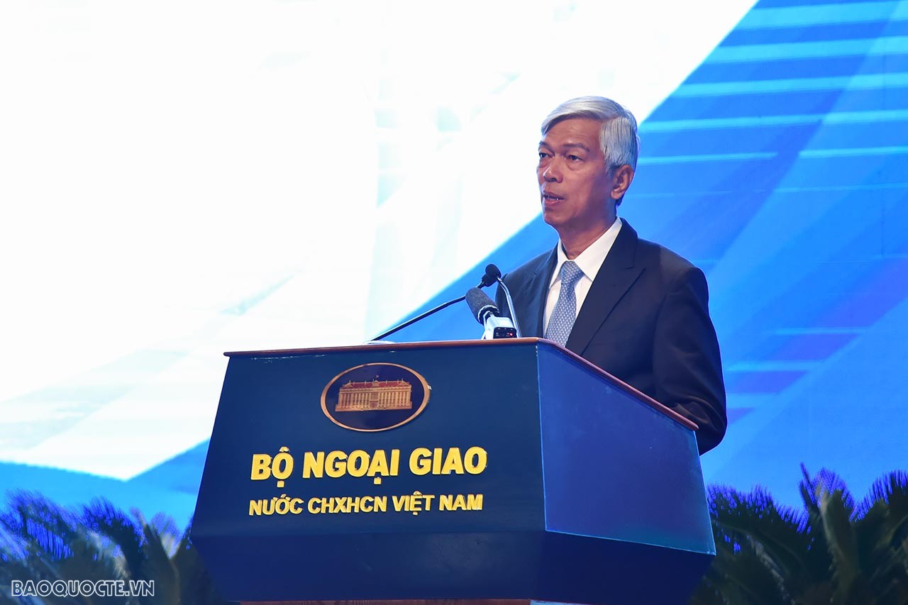 (Trực tuyến) Thủ tướng Chính phủ tham dự và phát biểu chỉ đạo tại Phiên toàn thể Ngoại giao Kinh tế phục vụ phát triển đất nước (Trực tuyến) Thủ tướng Chính phủ tham dự và phát biểu chỉ đạo tại Phiên toàn thể Ngoại giao Kinh tế phục vụ phát triển đất nước