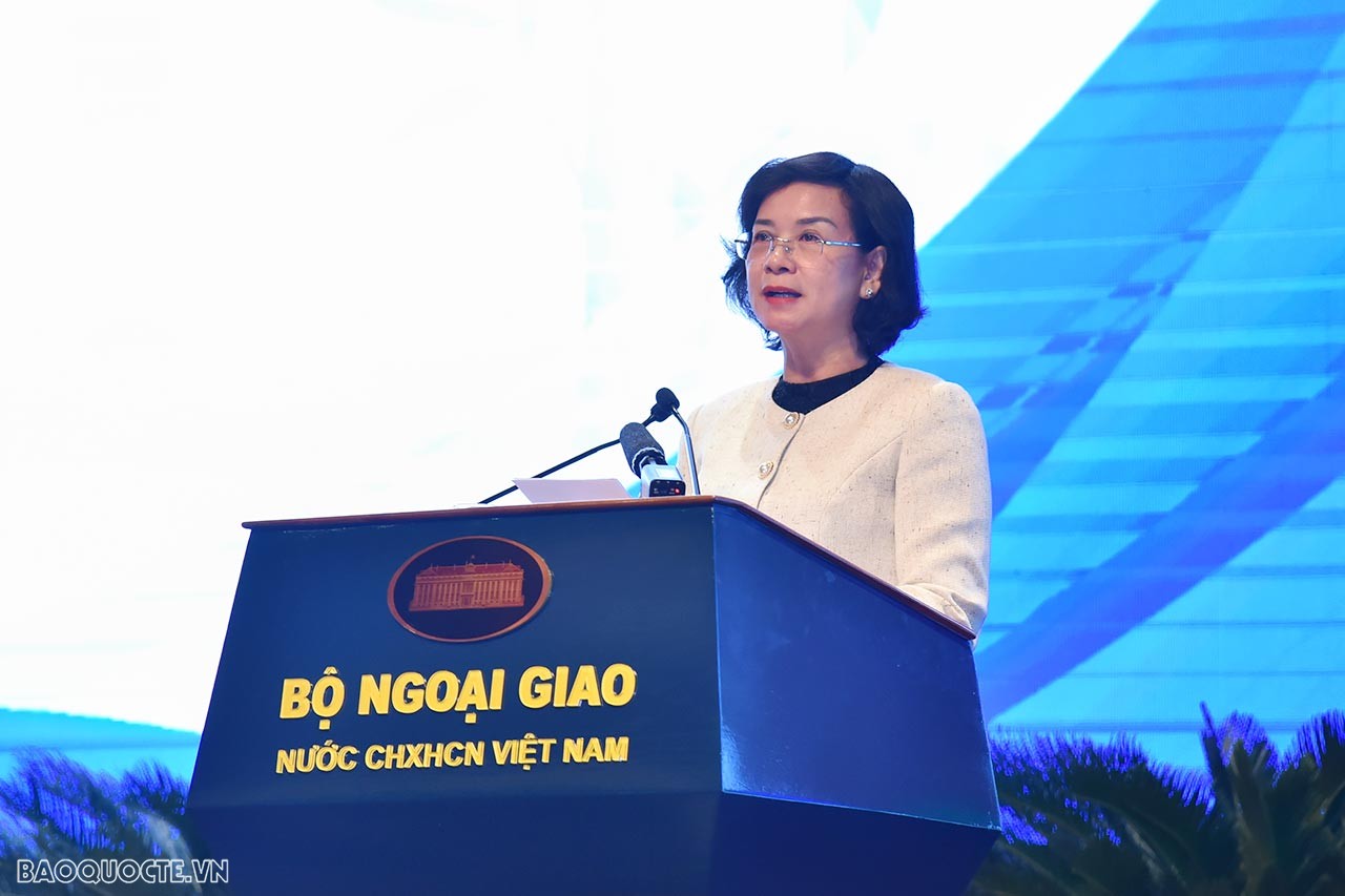 (Trực tuyến) Thủ tướng Chính phủ tham dự và phát biểu chỉ đạo tại Phiên toàn thể Ngoại giao Kinh tế phục vụ phát triển đất nước (Trực tuyến) Thủ tướng Chính phủ tham dự và phát biểu chỉ đạo tại Phiên toàn thể Ngoại giao Kinh tế phục vụ phát triển đất nước