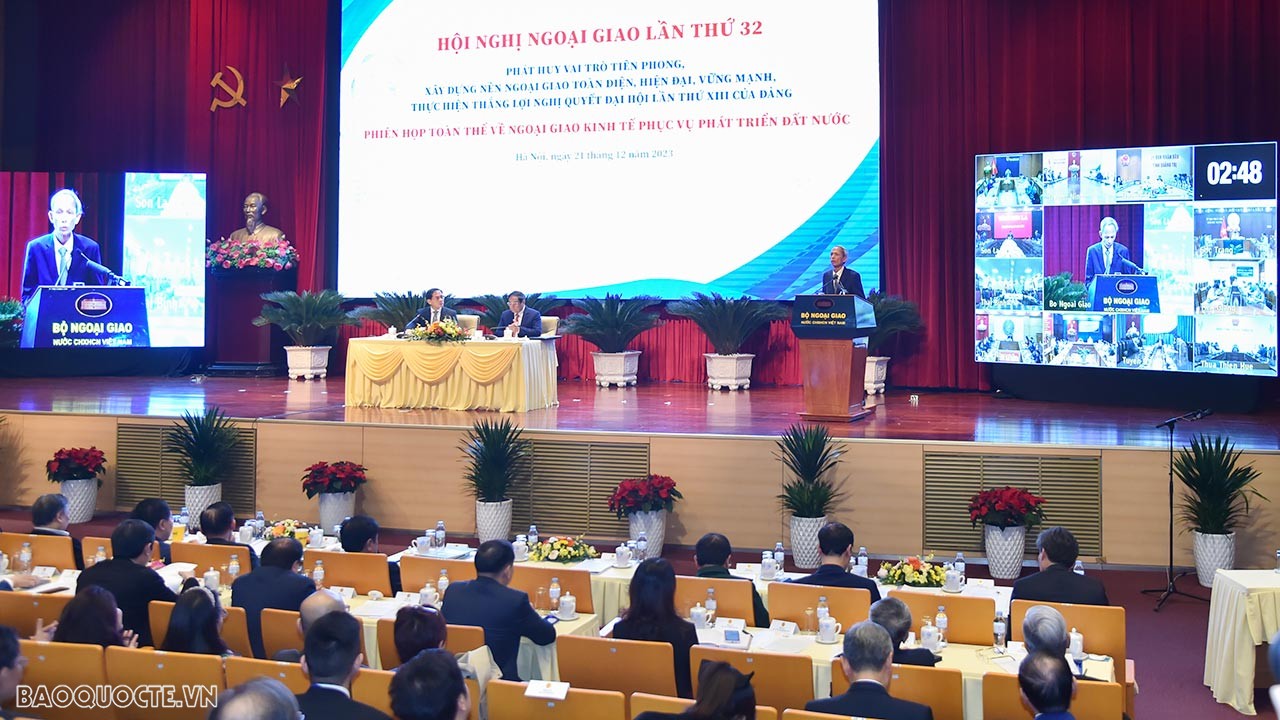 (Trực tuyến) Thủ tướng Chính phủ tham dự và phát biểu chỉ đạo tại Phiên toàn thể Ngoại giao Kinh tế phục vụ phát triển đất nước (Trực tuyến) Thủ tướng Chính phủ tham dự và phát biểu chỉ đạo tại Phiên toàn thể Ngoại giao Kinh tế phục vụ phát triển đất nước