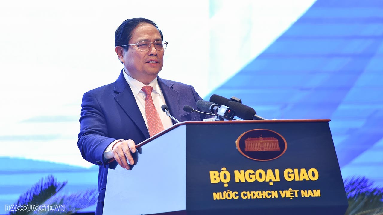 (Trực tuyến) Thủ tướng Chính phủ tham dự và phát biểu chỉ đạo tại Phiên toàn thể Ngoại giao Kinh tế phục vụ phát triển đất nước (Trực tuyến) Thủ tướng Chính phủ tham dự và phát biểu chỉ đạo tại Phiên toàn thể Ngoại giao Kinh tế phục vụ phát triển đất nước