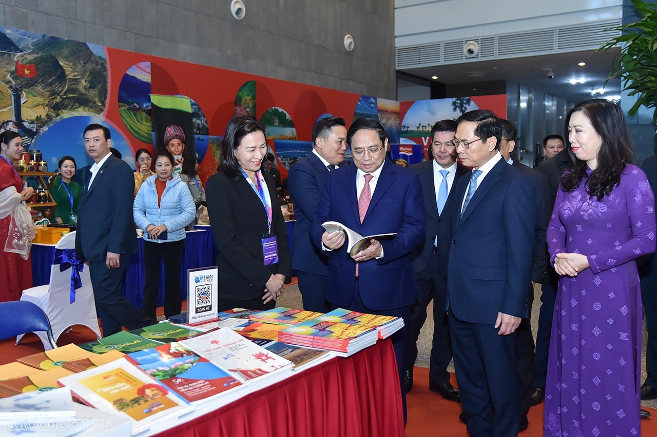 Toàn cảnh Thủ tướng Phạm Minh Chính tham dự Phiên toàn thể Ngoại giao Kinh tế phục vụ phát triển đất nước