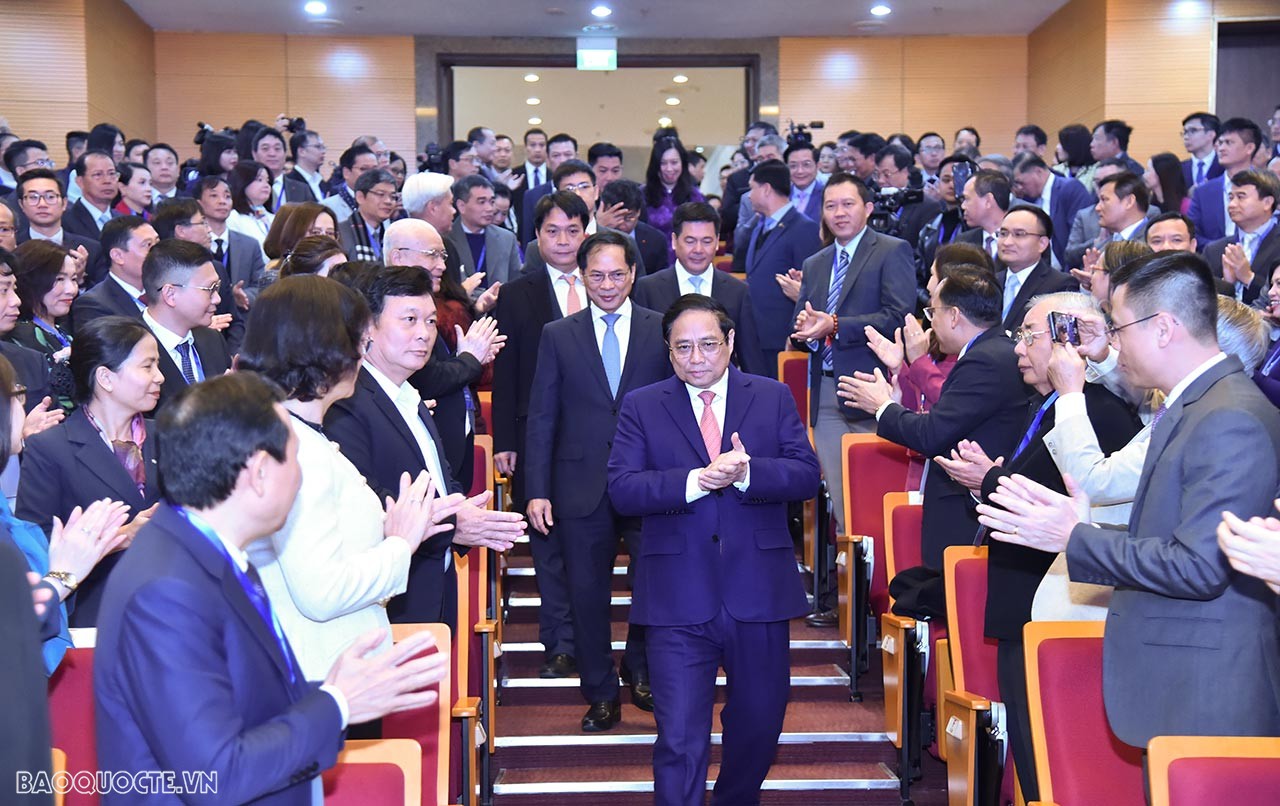 Toàn cảnh Thủ tướng Phạm Minh Chính tham dự Phiên toàn thể Ngoại giao Kinh tế phục vụ phát triển đất nước