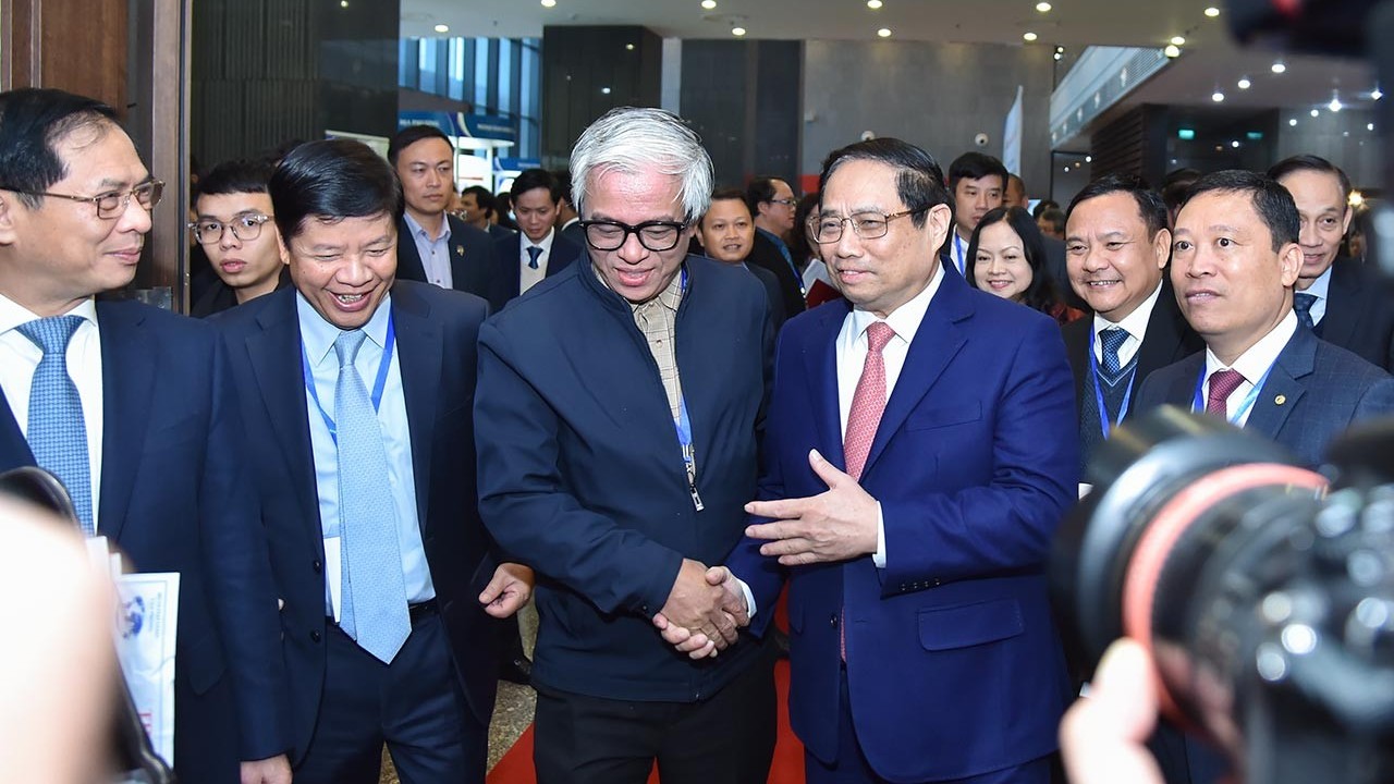 Toàn cảnh Thủ tướng Phạm Minh Chính tham dự Phiên toàn thể Ngoại giao Kinh tế phục vụ phát triển đất nước